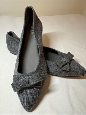 Mia Gray Textile Bow Pointed Toe Flat Size 9
